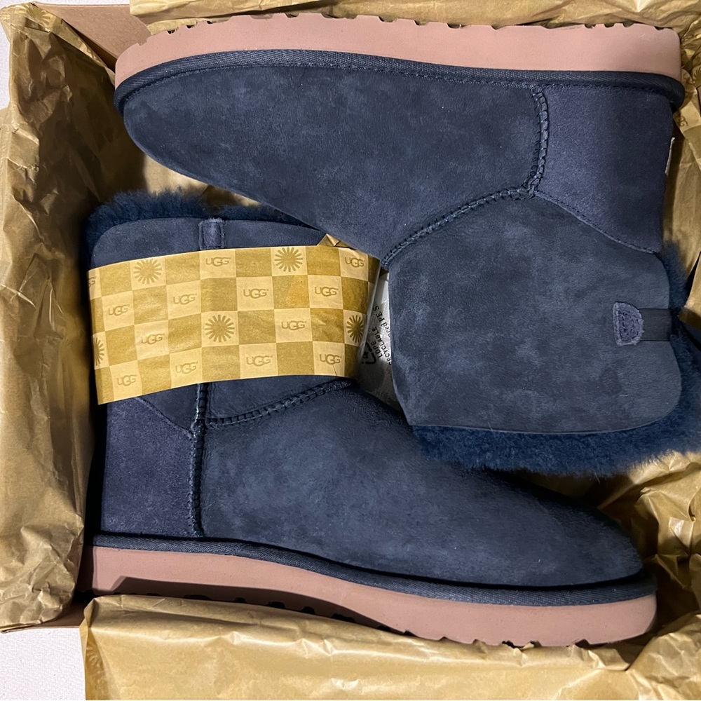 UGG boots Mini Bailey Bow - size Women’s 11/ Europe 42